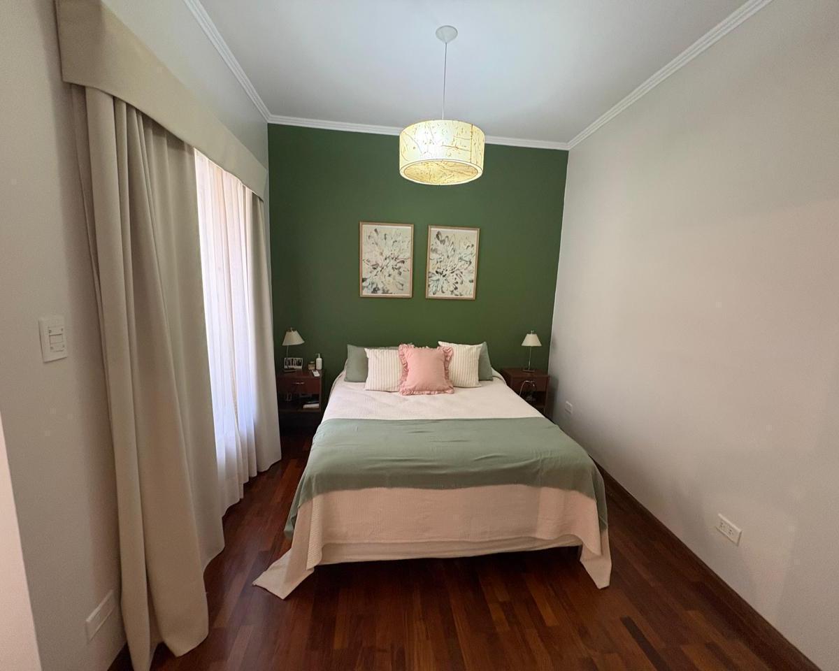 Casa 2 Plantas con Patio en Venta - 4 Ambientes - San Cristobal 1