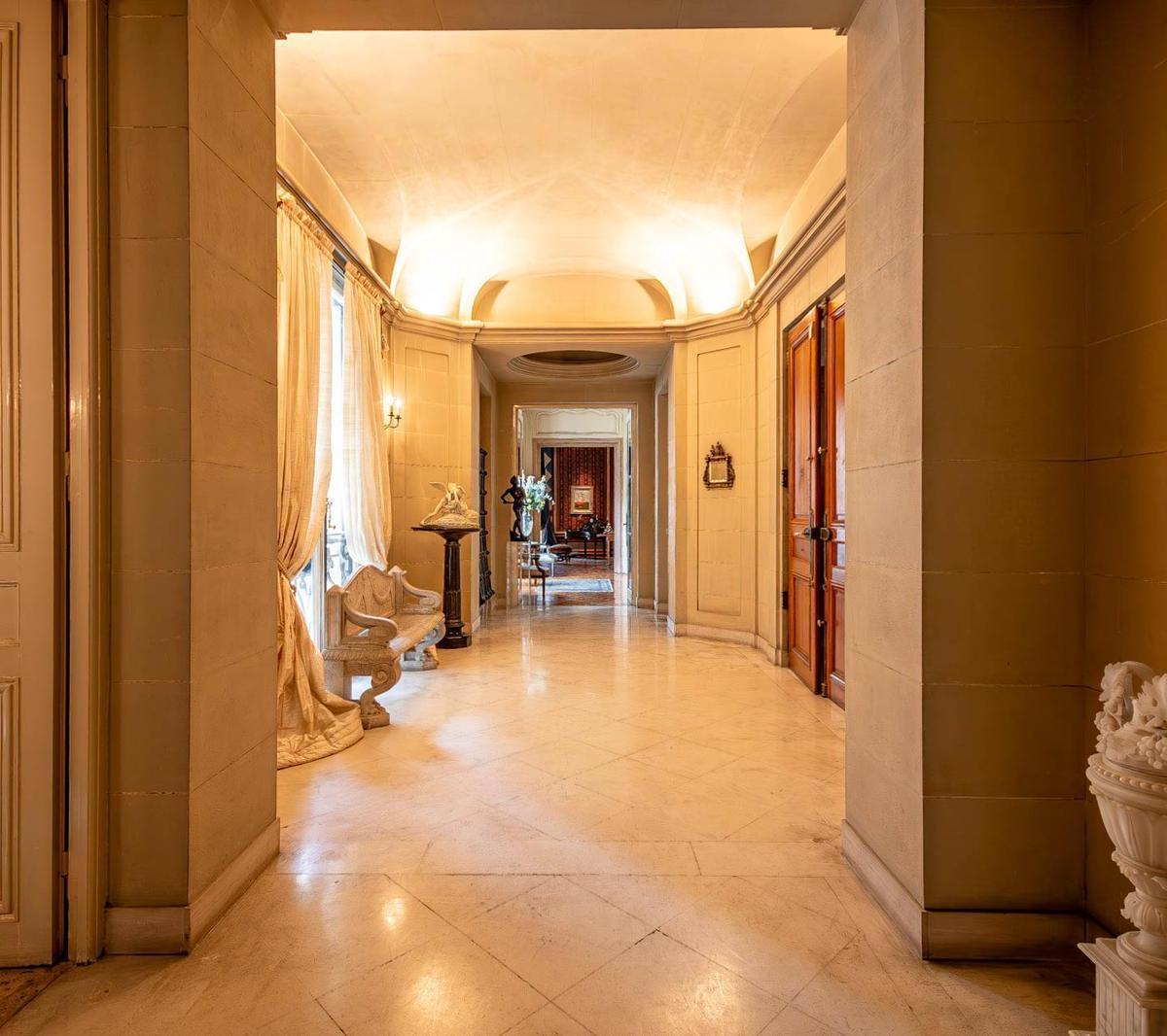 Departamento Estilo Frances - 7 Ambientes - con Cochera - en Venta - Retiro 4