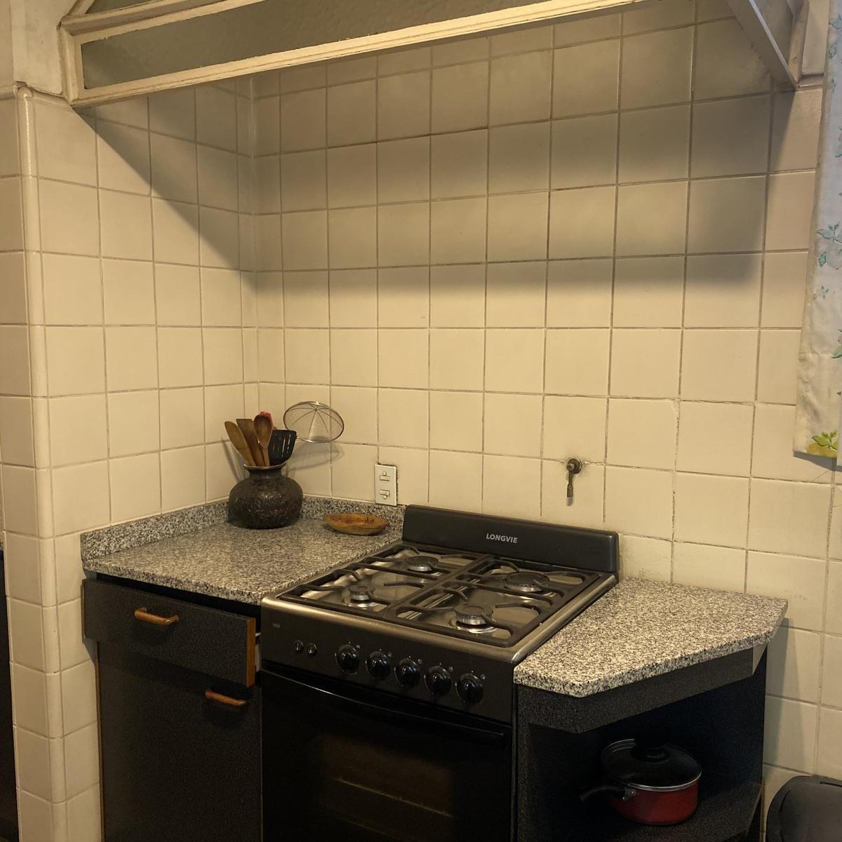 Departamento Semipiso con Balcon Luminoso en Venta 2