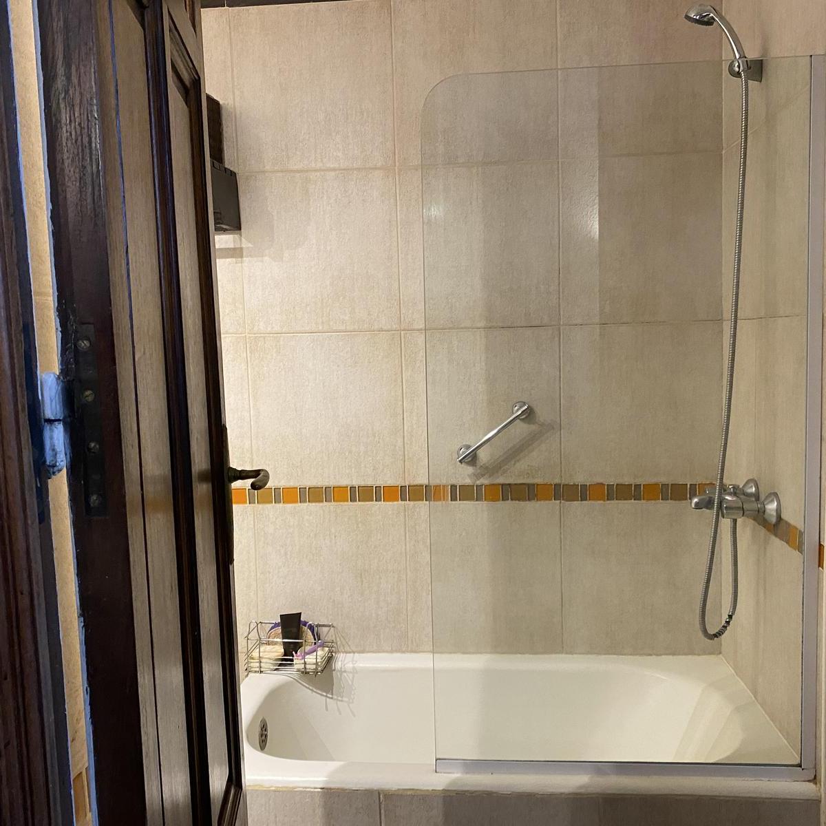 Departamento Semipiso con Balcon Luminoso en Venta 3
