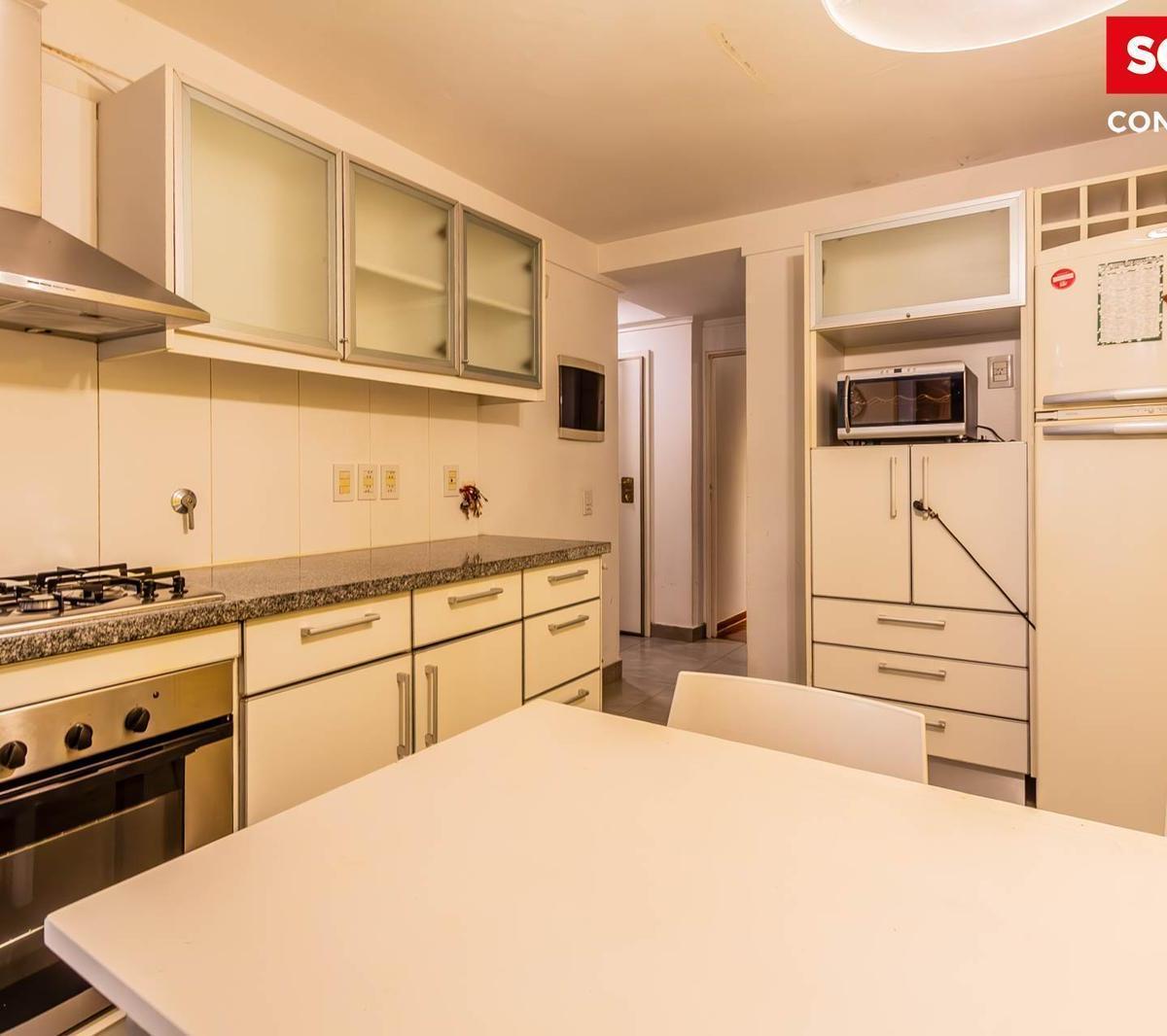 Departamento de 4 Ambientes con Patio y Parrilla en Venta - Recoleta 3