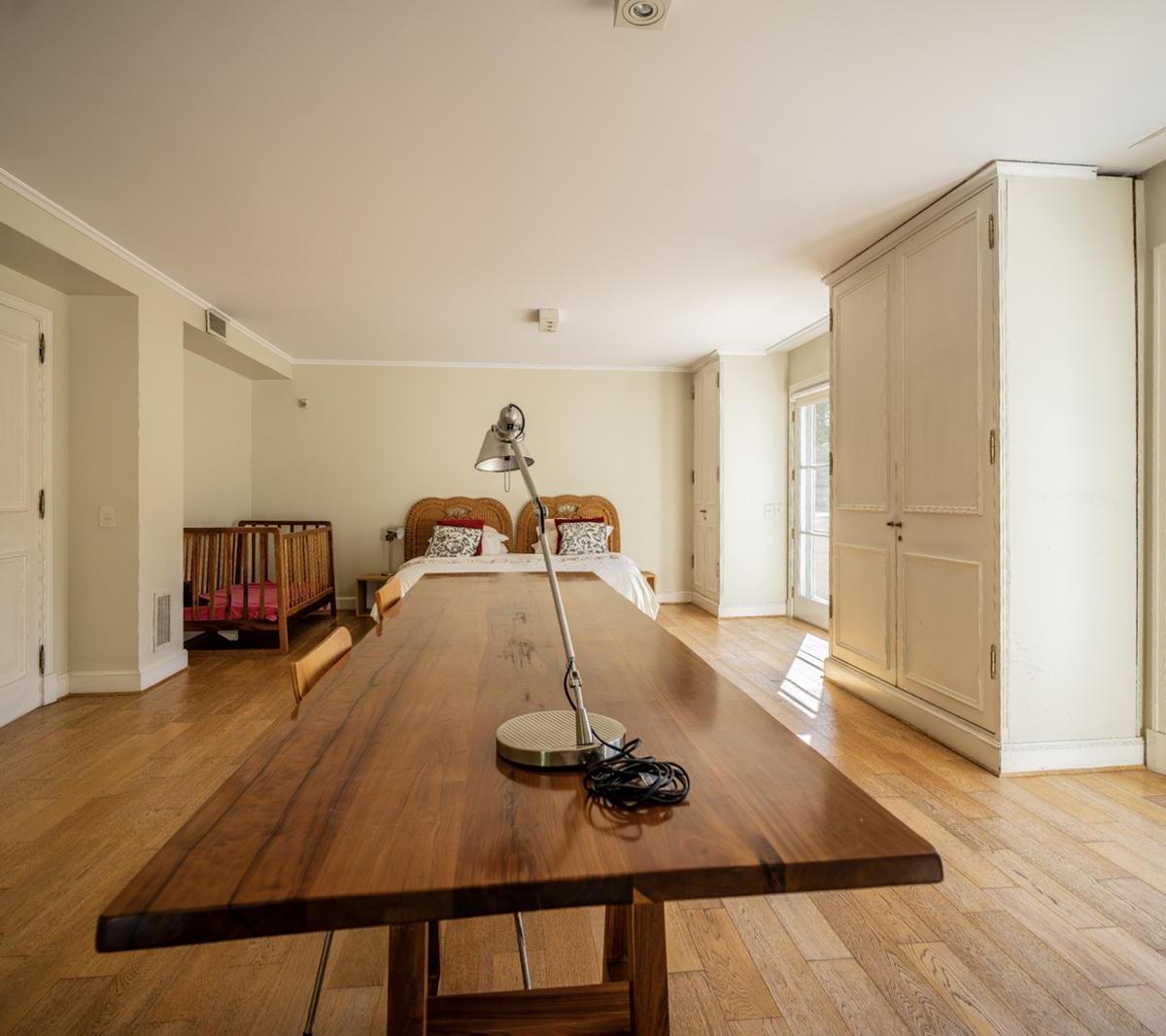 Excelente casa en la mejor zona de Las Lomas de San Isidro.