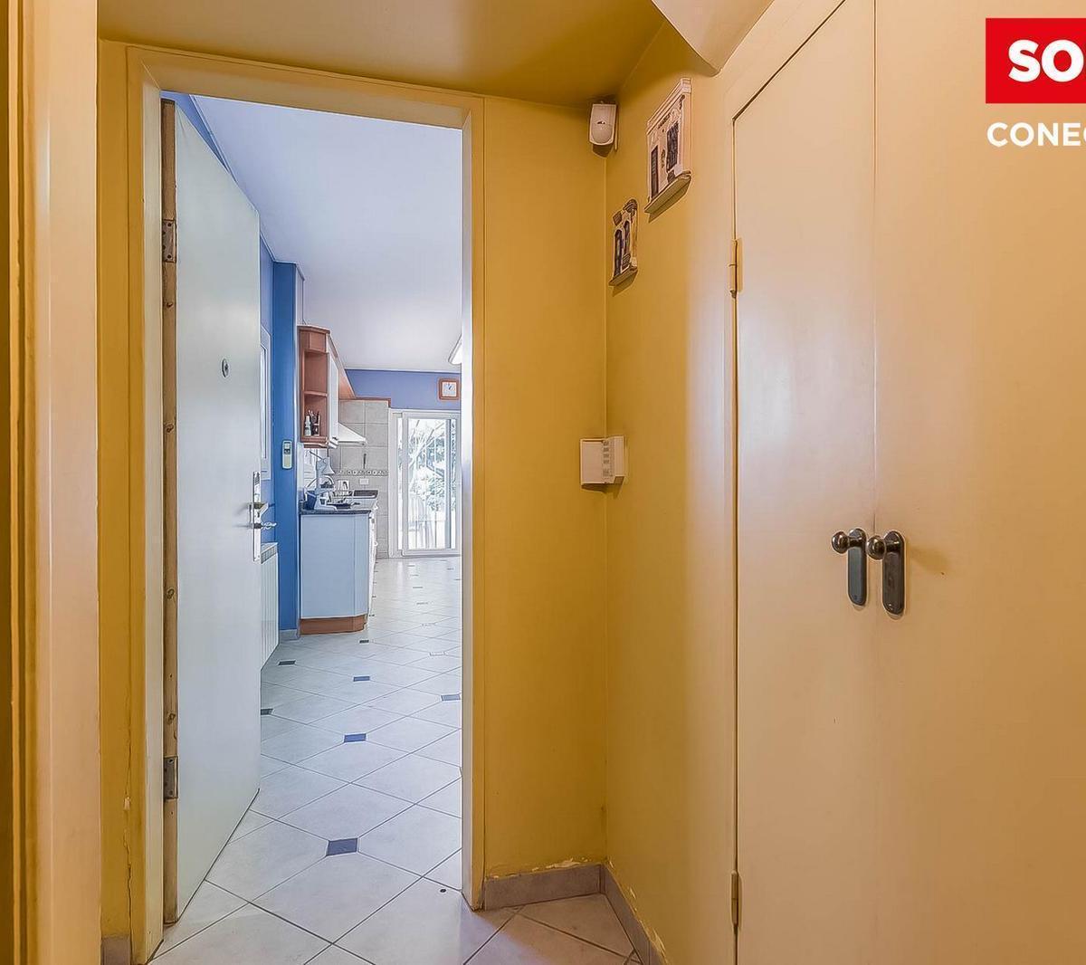 Casa de Tres Pisos con Jardin en Venta - Flores 5