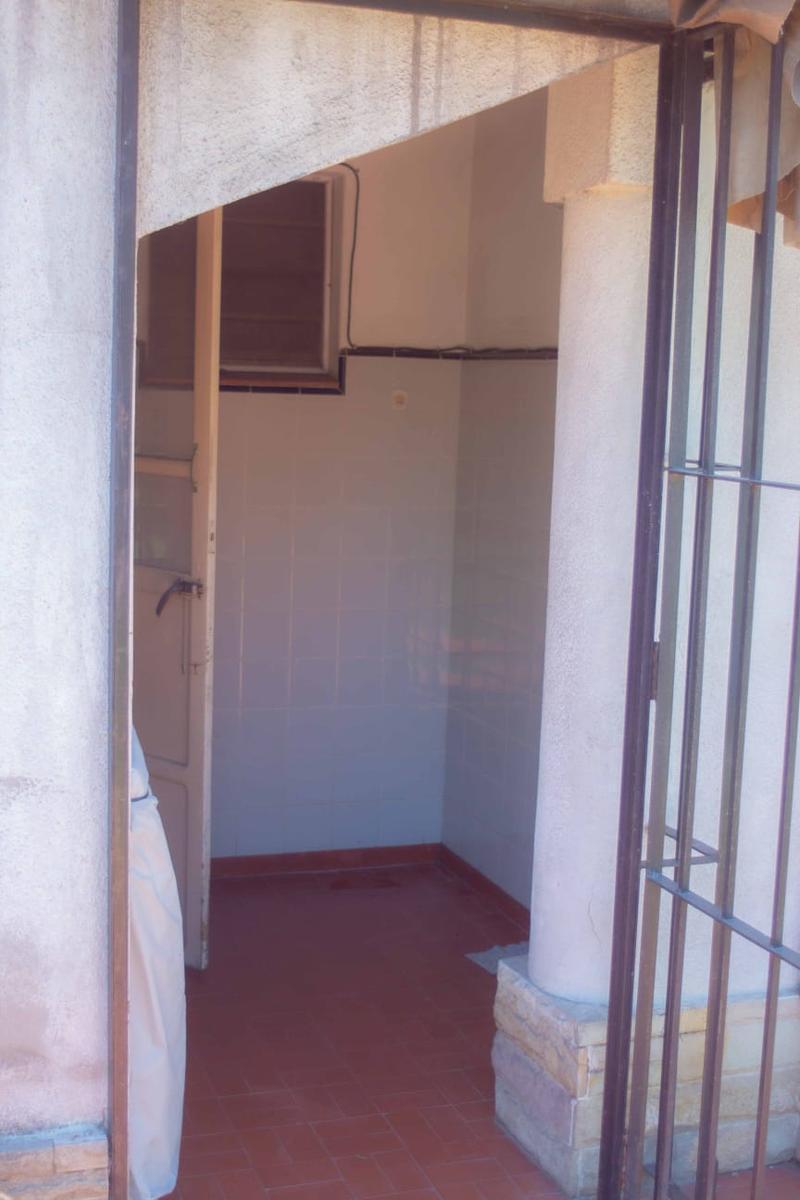 Casa en Venta - Florida, 4/5 amb, 2 plantas, c/jardín y parrilla.