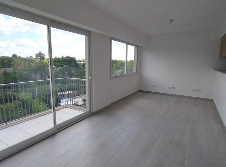 Departamento en Venta de 2 ambientes con balcón y dormitorio en suite en Olivos