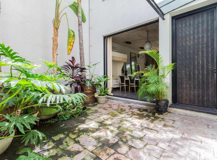 Casa  moderna con excelente estilo arquitectonico con Jardin y Pileta-  Villa Crespo 5