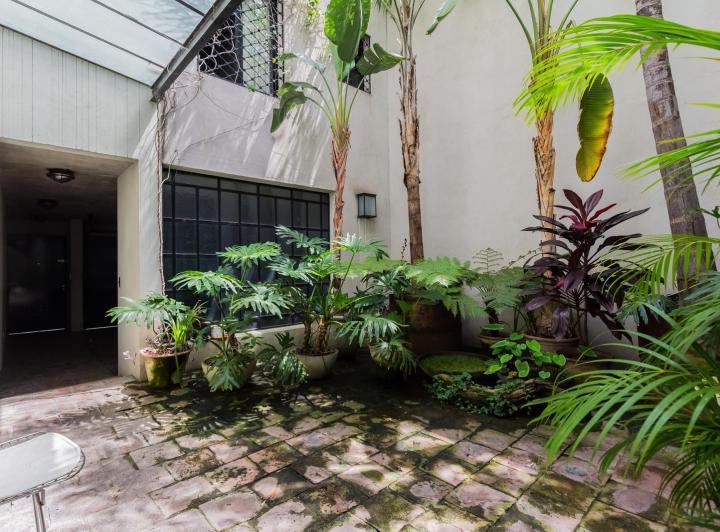 Casa  moderna con excelente estilo arquitectonico con Jardin y Pileta-  Villa Crespo 3