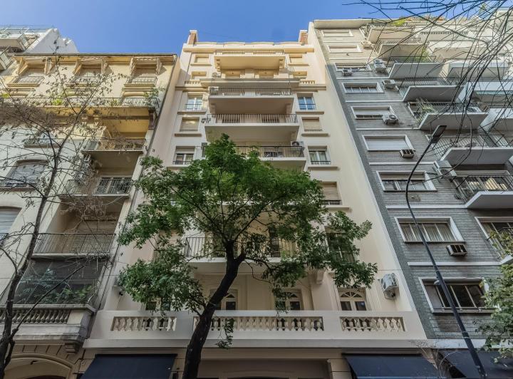 Departamento en Recoleta piso alto balcón 3 dormitorios, escritorio y dependencia estilo francés 5