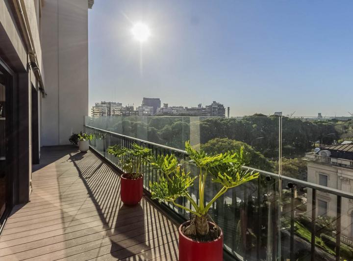Departamento en venta con terraza, increíbles vistas. 3 dormitorios. Luminoso. Piso Alto. 1