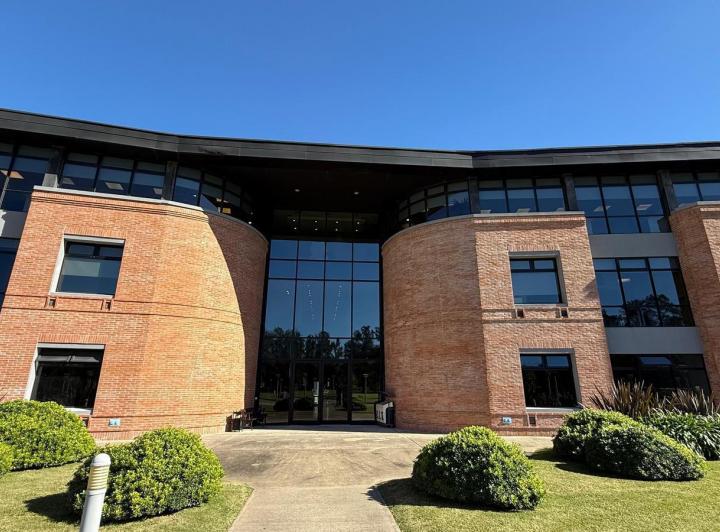 Oficinas en Parque Empresarial Austral de Pilar 3