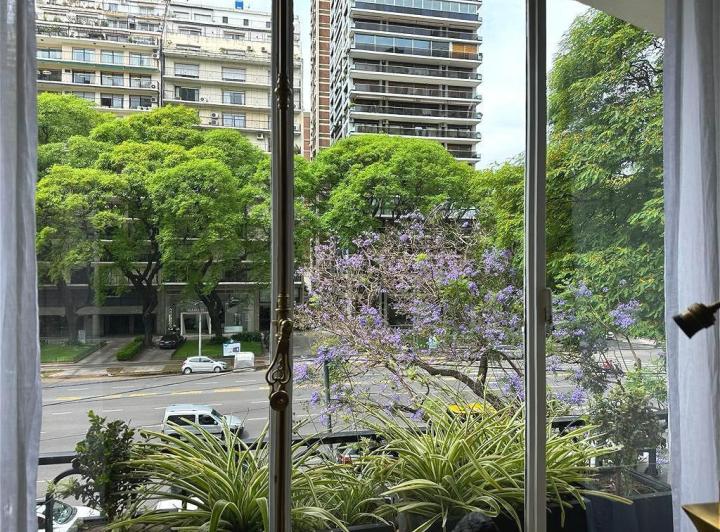 Departamento en Alquiler en Palermo Chico.  Edif. Antiguo. 2 dorm. Cochera. Seg. 24 hs. 2