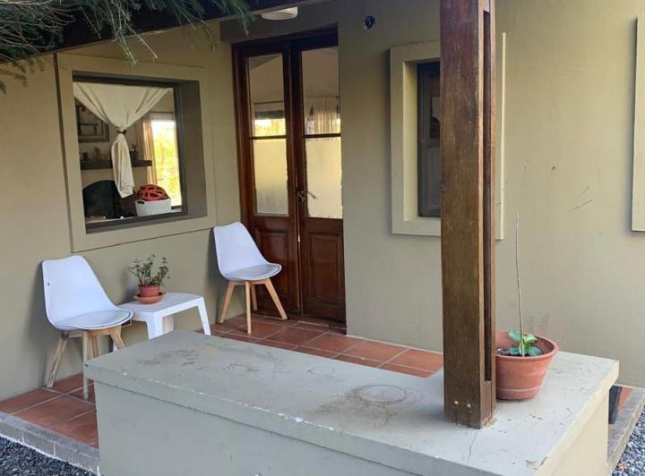 Casa en venta o alquiler en el Barrio Santa Catalina de una planta. 4