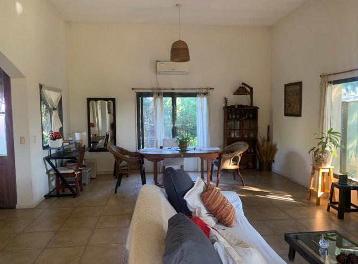 Casa en venta o alquiler en el Barrio Santa Catalina de una planta. 5