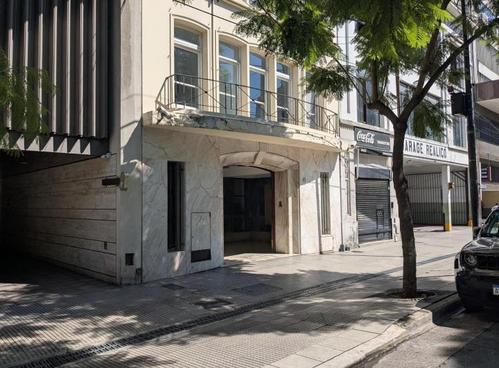 Oficina en Venta - 100m2 - Frente a la plaza - Tribunales 3
