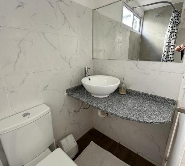 Monoambiente en venta super luminoso con terraza en Recoleta. 1