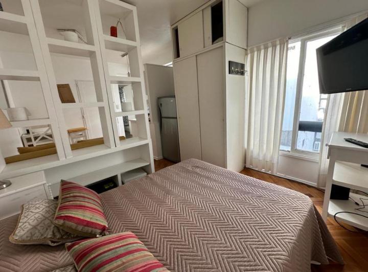 Monoambiente en venta super luminoso con terraza en Recoleta. 2