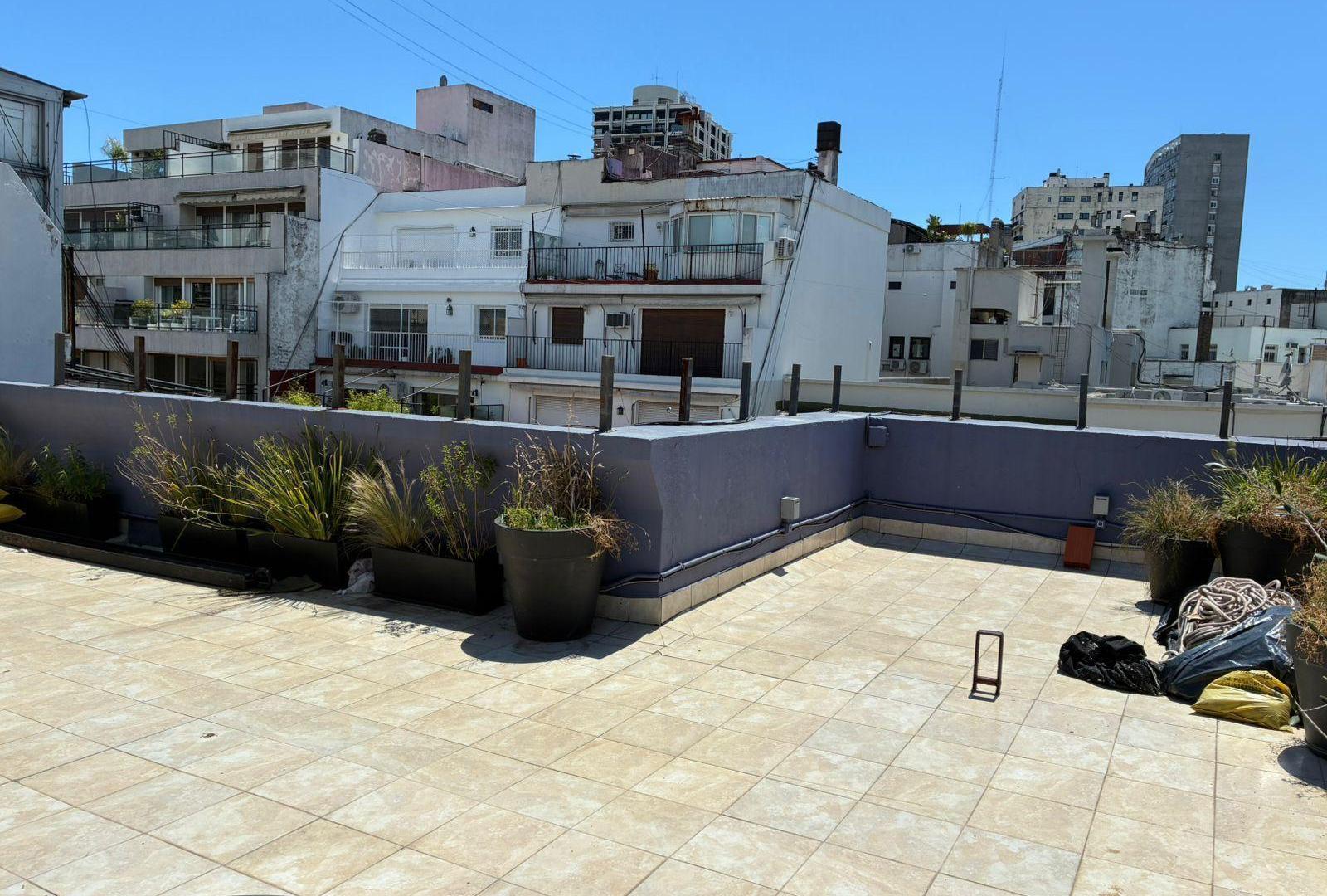 Venta Departamento 5 amb categoría, increíble Terraza y Sum todo sol, plantas y parrilla Av.Quintana