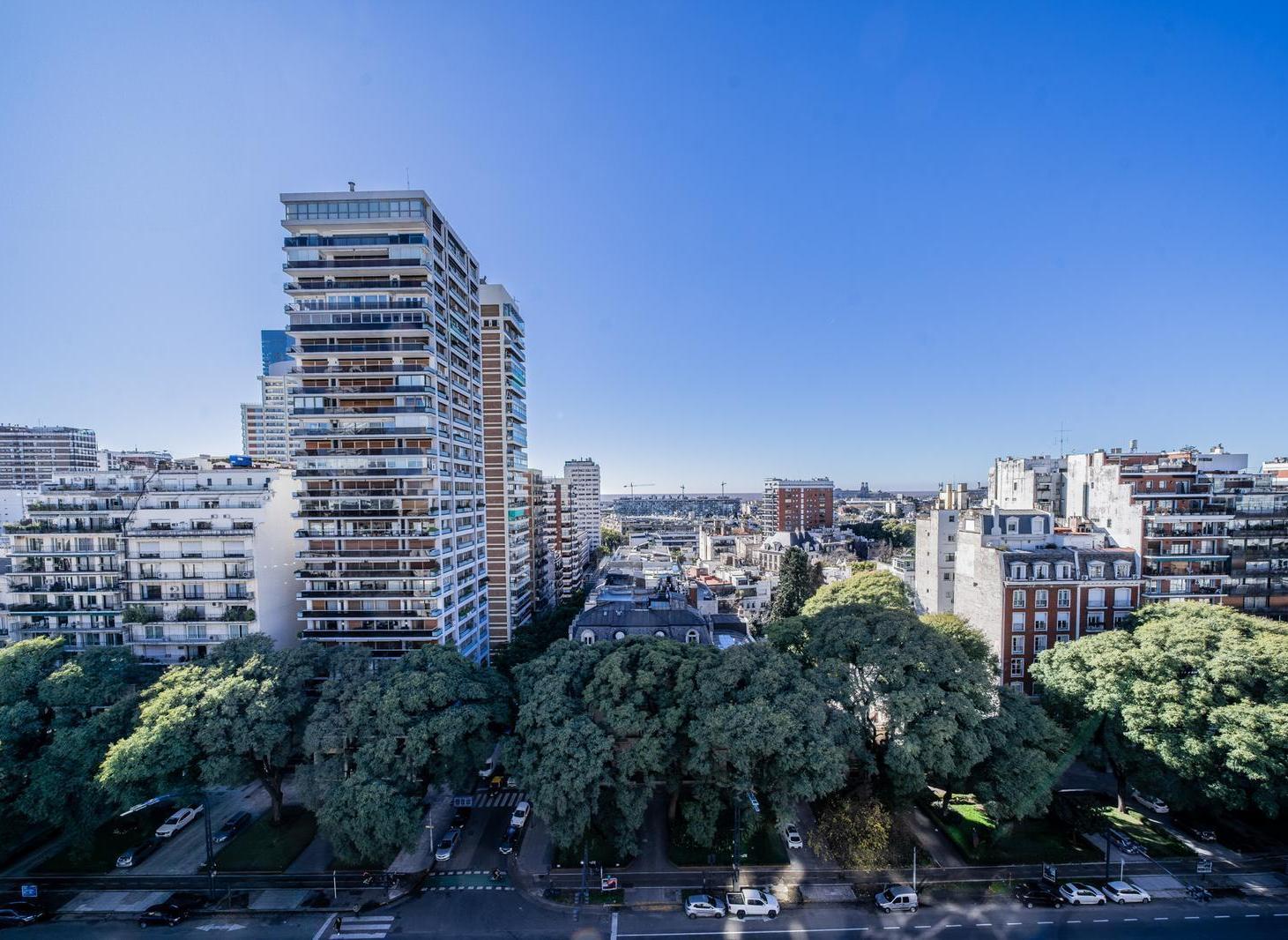 Departamento en venta en Palermo Chico. Terraza, pileta, quincho. 5 dorm. Luz. 2 cocheras
