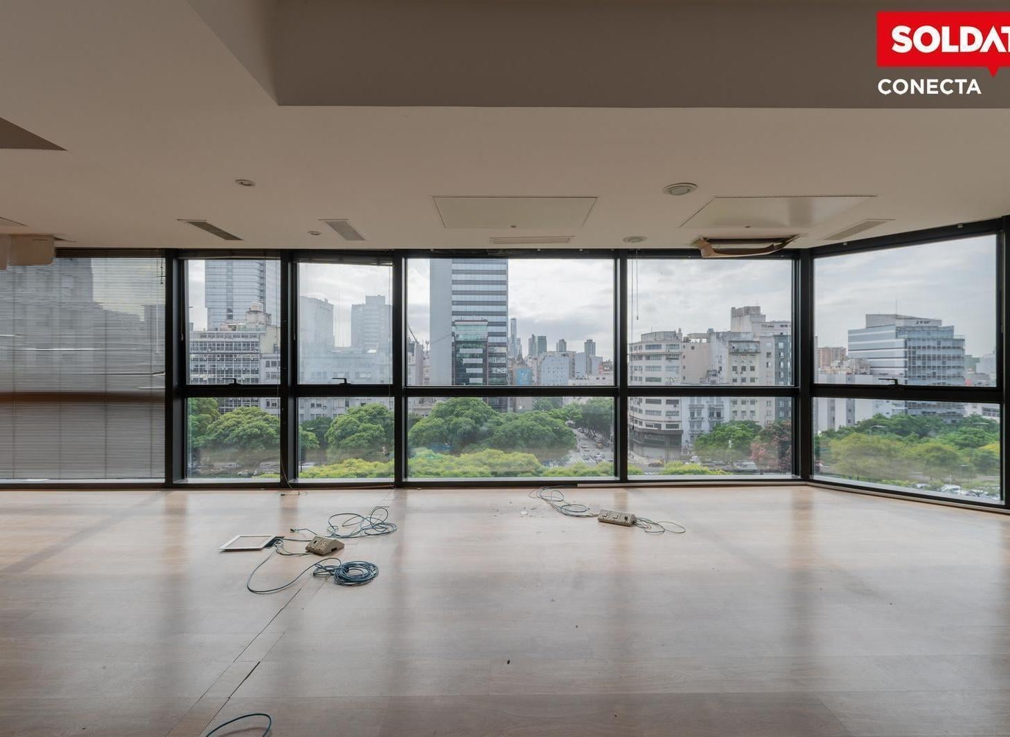 Piso de Oficinas En venta con Vista Abierta y Cocheras- Monserrat