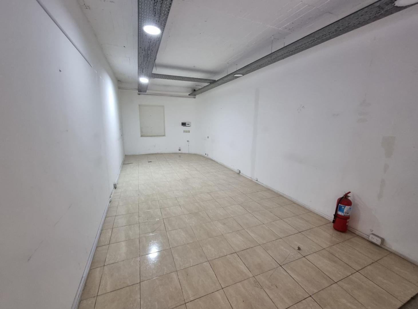 Foto de Local a la calle de 3 plantas en Retiro - Venta y Alquiler, imagen 1