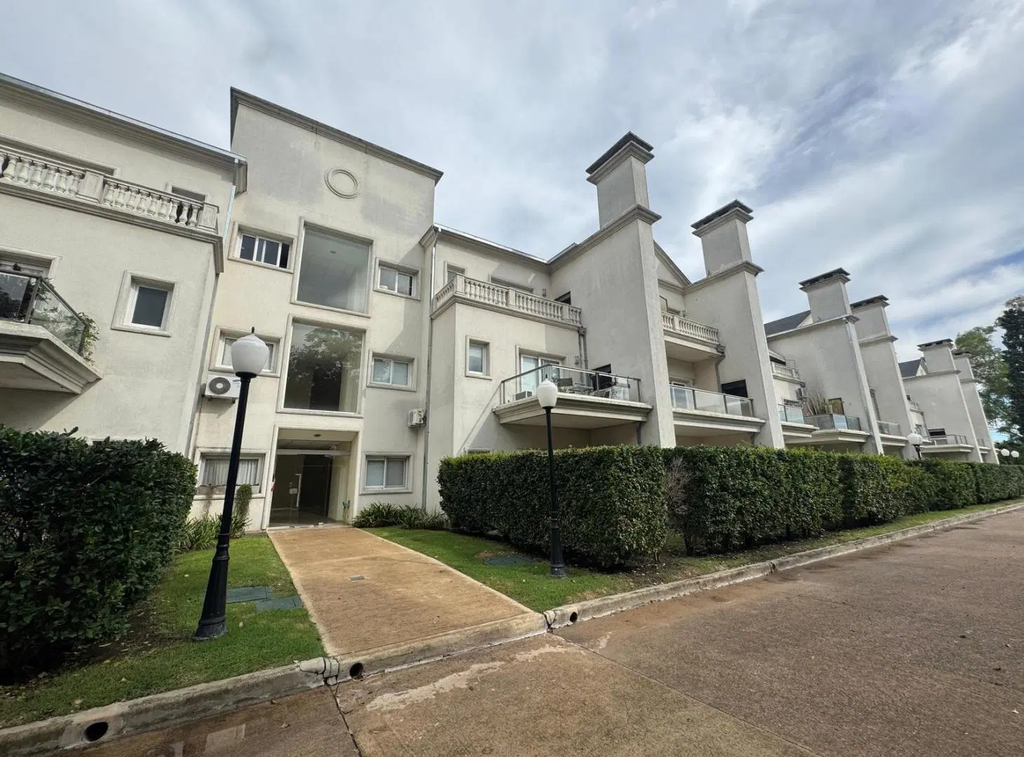 Departamento en venta en Aston Village Pilar 2