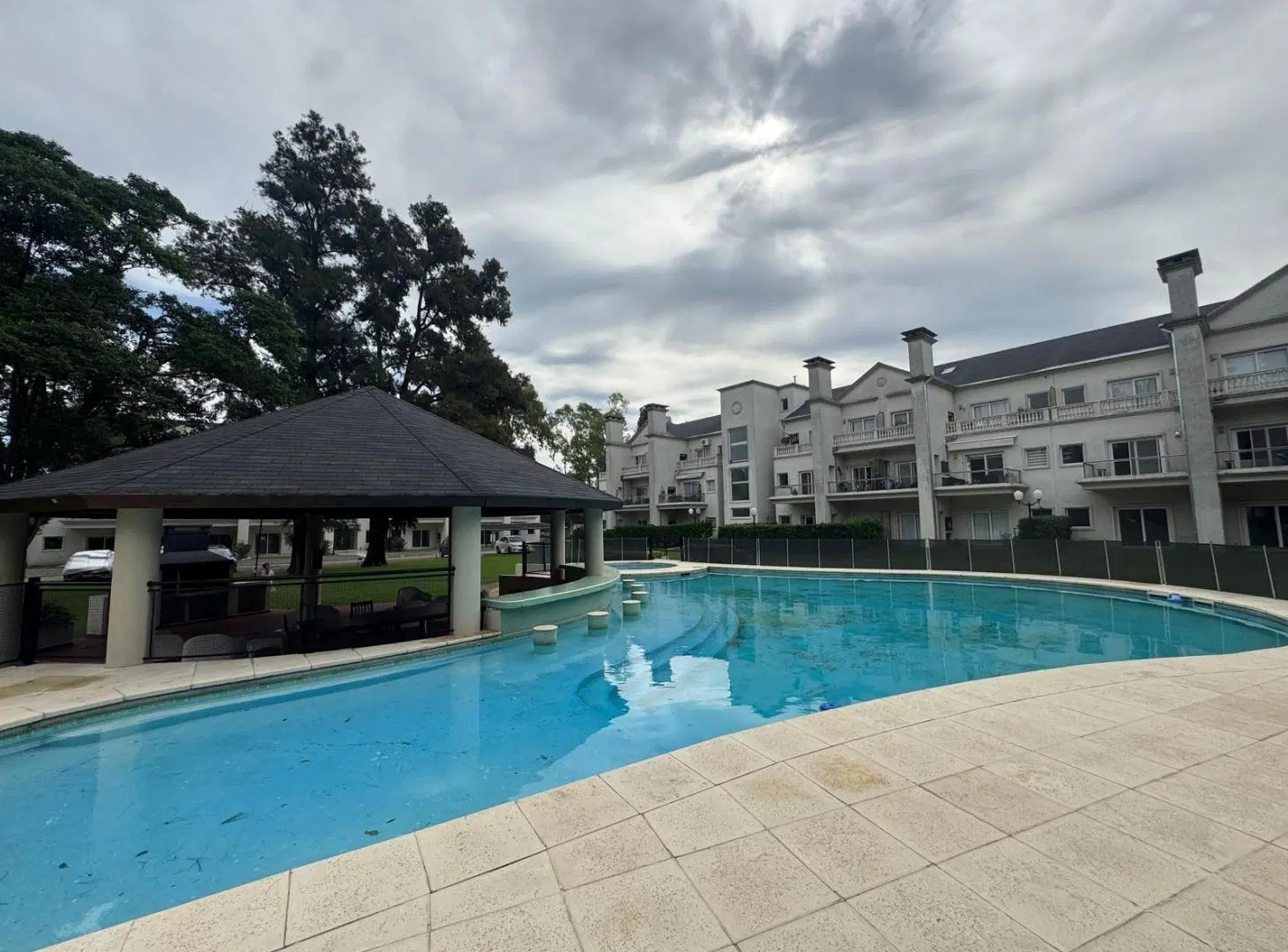 Departamento en venta en Aston Village Pilar 4