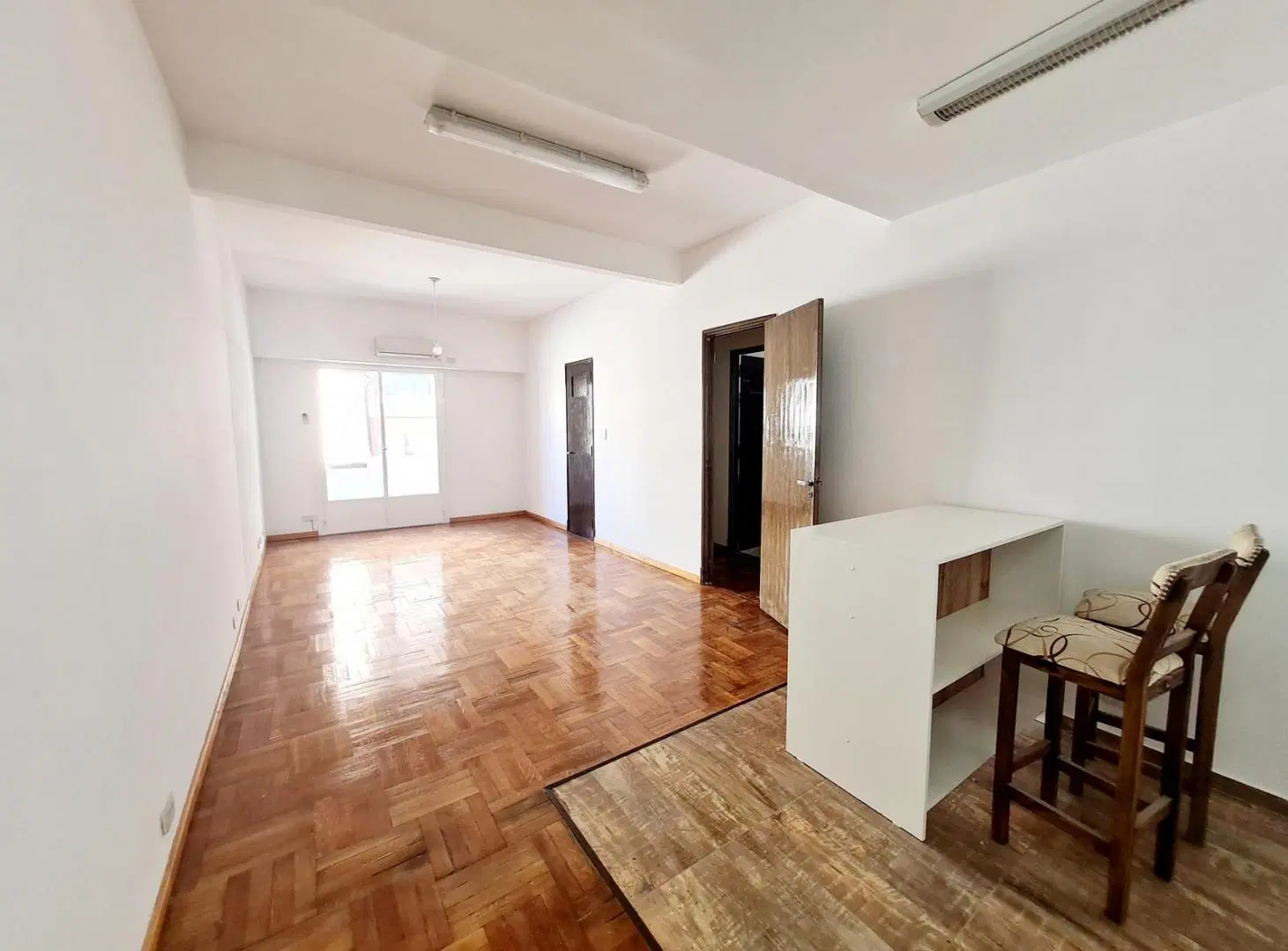 Departamento de 3 Ambientes en  Venta con renta - Balcón - Tribunales 5