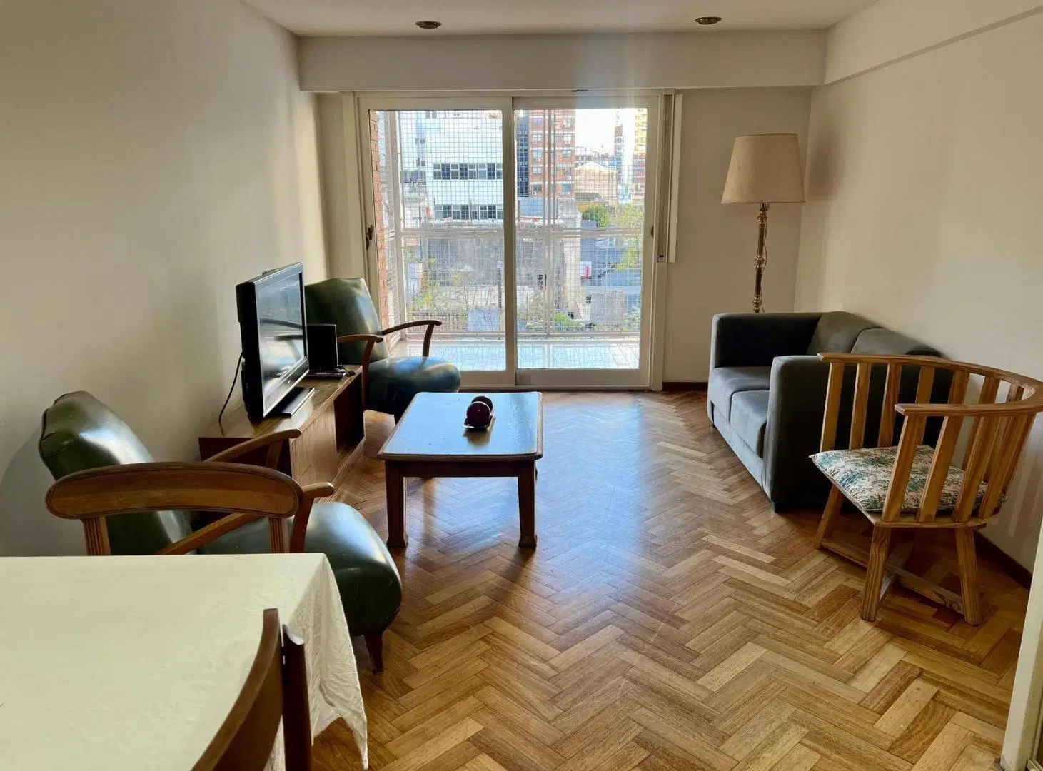 Departamento 3 ambientes en venta o alquiler, con cochera en Belgrano. 4