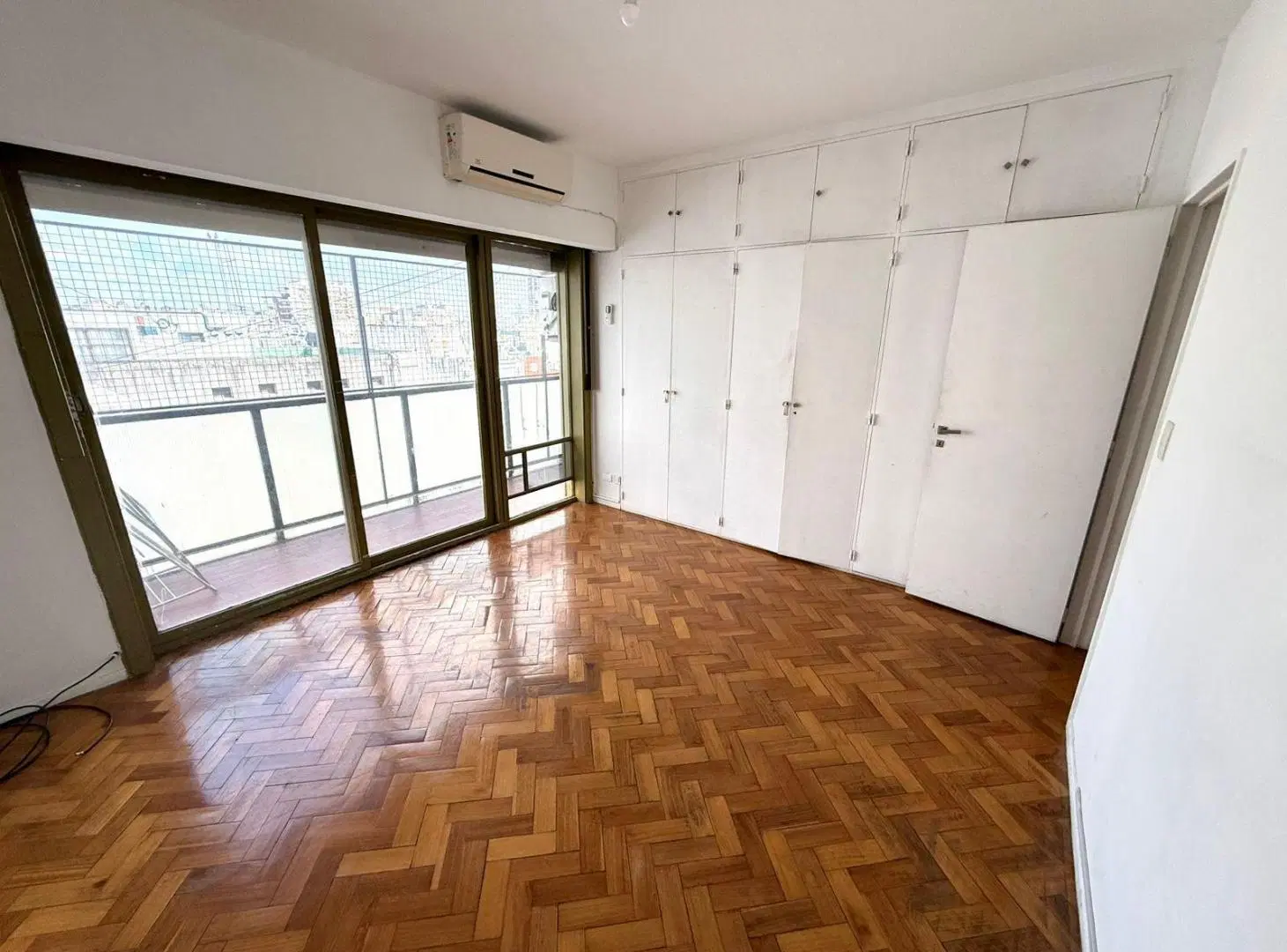 Departamento sobre Av. Las Heras con Balcón en Venta - Barrio Norte 5