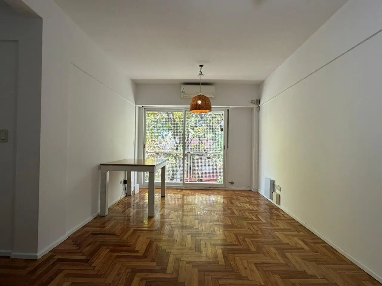 Departamento 3 amb. al frente con balcon y cochera en Villa Urquiza 2