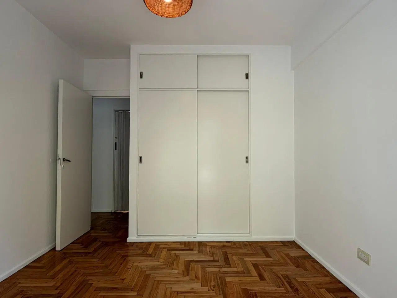 Departamento 3 amb. al frente con balcon y cochera en Villa Urquiza 3