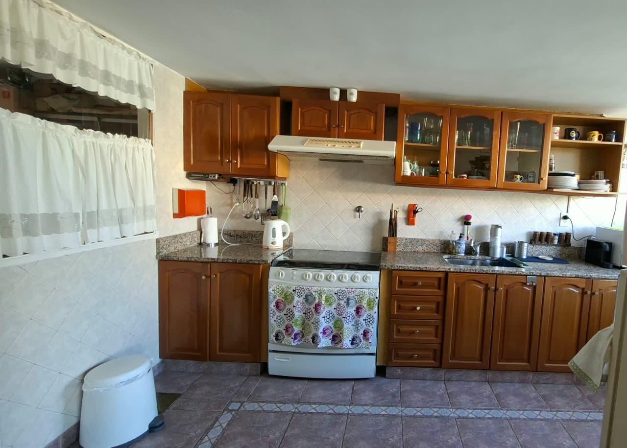 Foto de Venta Casa-6 Ambientes- Apto Credito-Jardín-Pileta-Quincho-Garaje, imagen 5