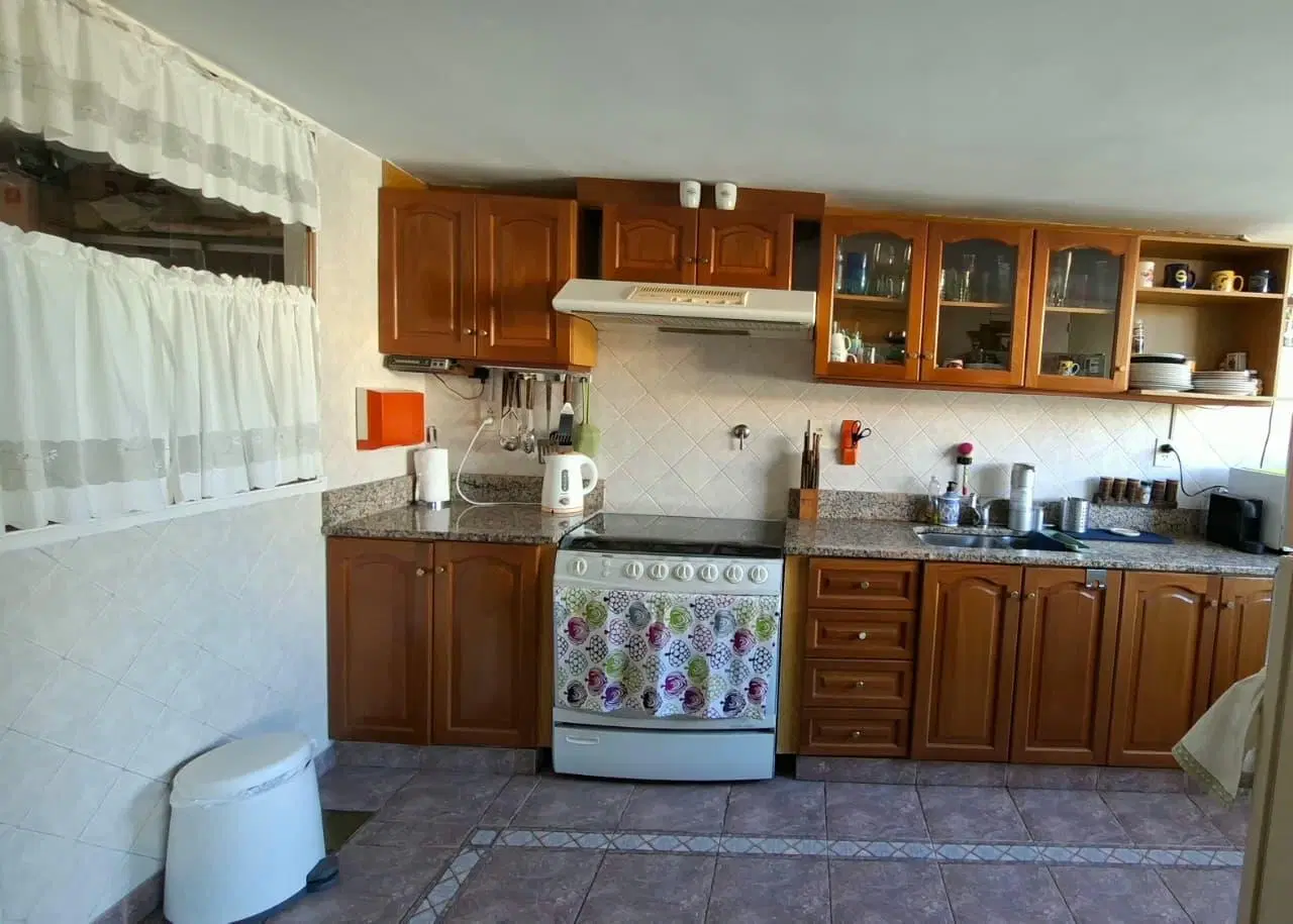 Venta Casa-6 Ambientes- Apto Credito-Jardín-Pileta-Quincho-Garaje cubierto 5