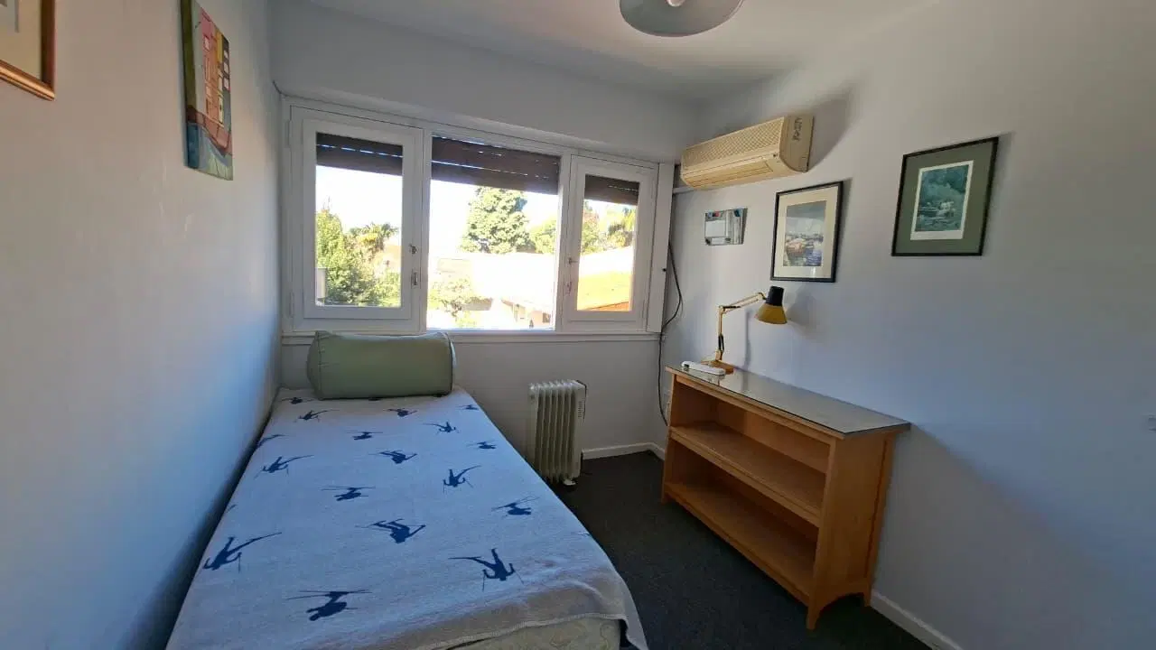 Venta Casa-6 Ambientes- Apto Credito-Jardín-Pileta-Quincho-Garaje cubierto 4