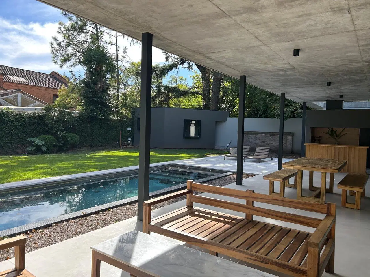 Casa en venta en Las Lomas de San Isidro. 3 dormitorios en suite. Pileta. A estrenar. 2