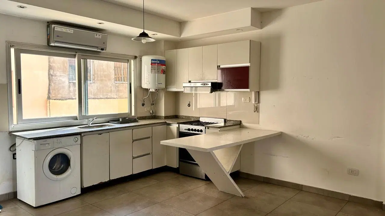 Venta Departamento 1 ambiente dividido  en Parque Chacabuco 5