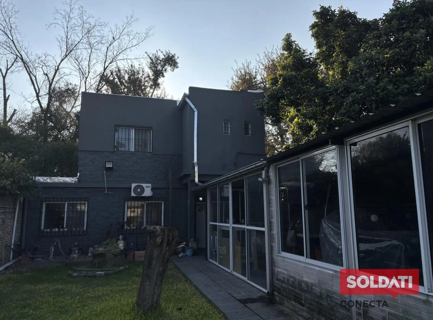 Casa en venta Villa Udaondo - quincho y pileta 4