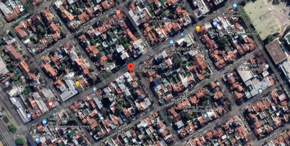 Casa en Venta - Con 2 Locales - Olivos 2