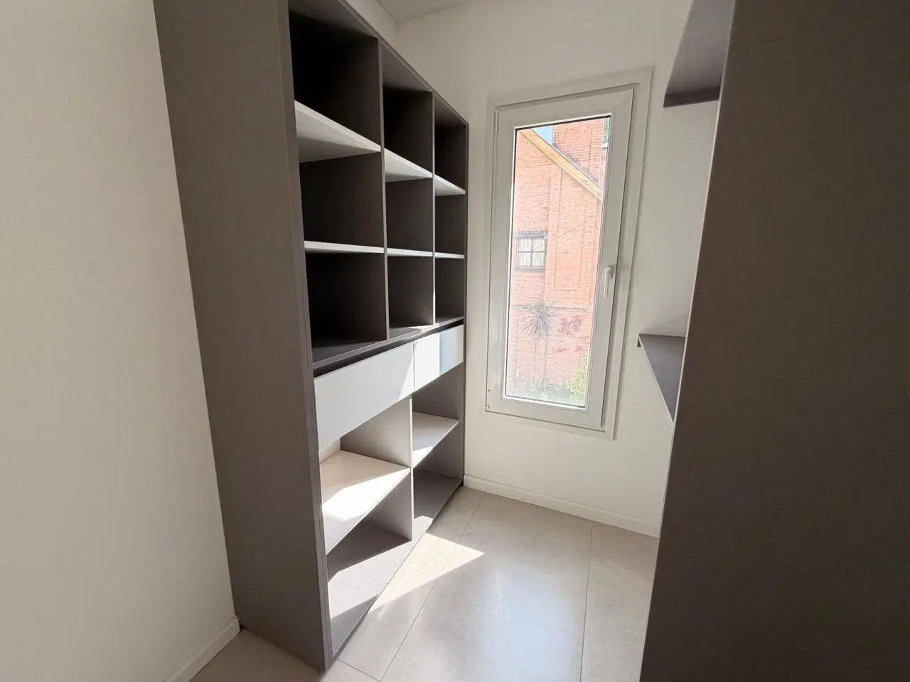 Venta de casa a estrenar de 5 ambientes en Las Lomas de San Isidro, en barrio cerrado sin expensas. 5