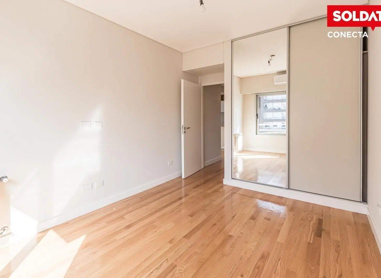Departamento en  venta de 2 ambientes al contrafrente con balcón y patio en Caballito 8