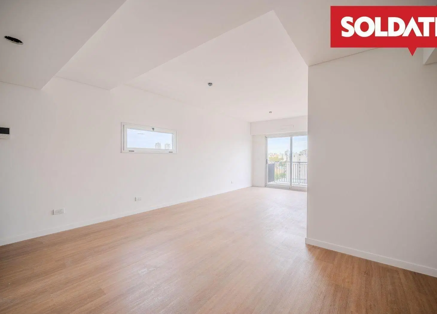 Venta departamento con vista abierta y apto crédito a metros de Plaza Irlanda 1