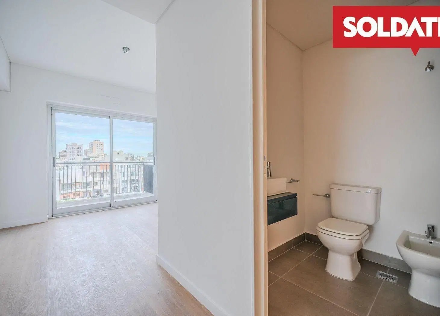 Venta departamento con vista abierta y apto crédito a metros de Plaza Irlanda 3