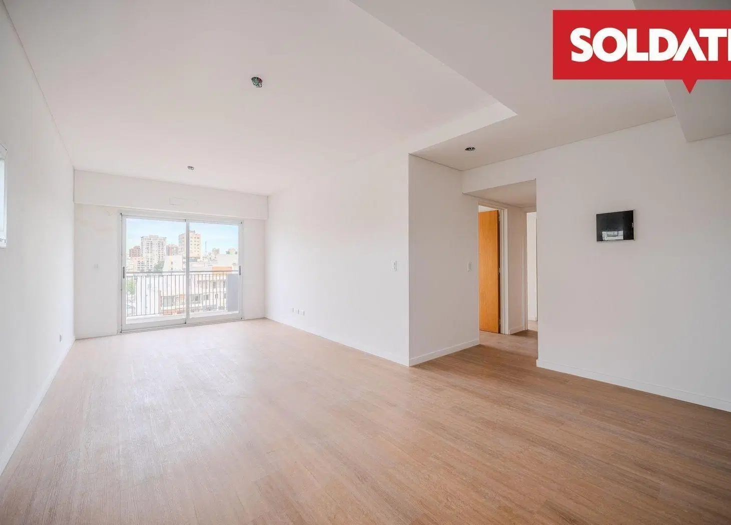 Venta departamento con vista abierta y apto crédito a metros de Plaza Irlanda 2