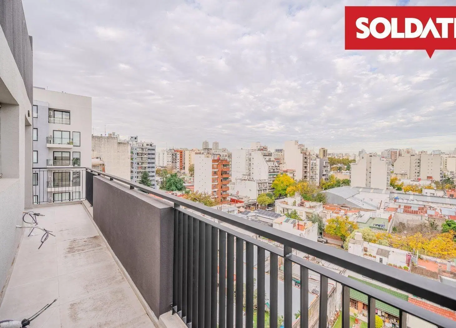 Venta departamento con vista abierta y apto crédito a metros de Plaza Irlanda 4