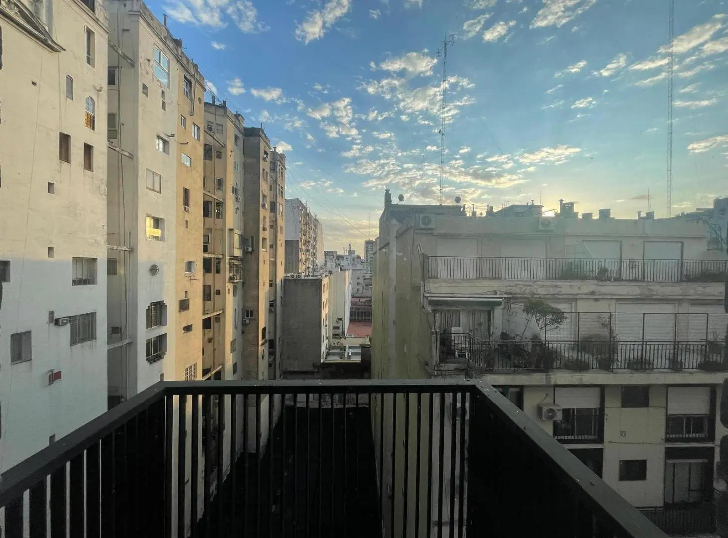 Depto. Monoambiente piso alto en Venta con Renta - Esmeralda Suites - Retiro - Plaza San Martin 5