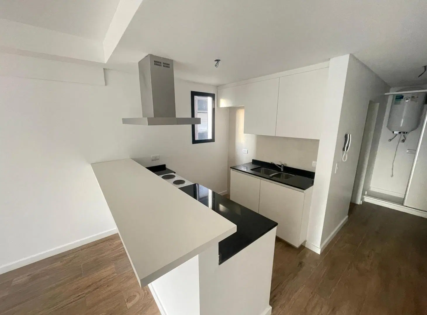 Depto. Monoambiente piso alto en Venta con Renta - Esmeralda Suites - Retiro - Plaza San Martin 3