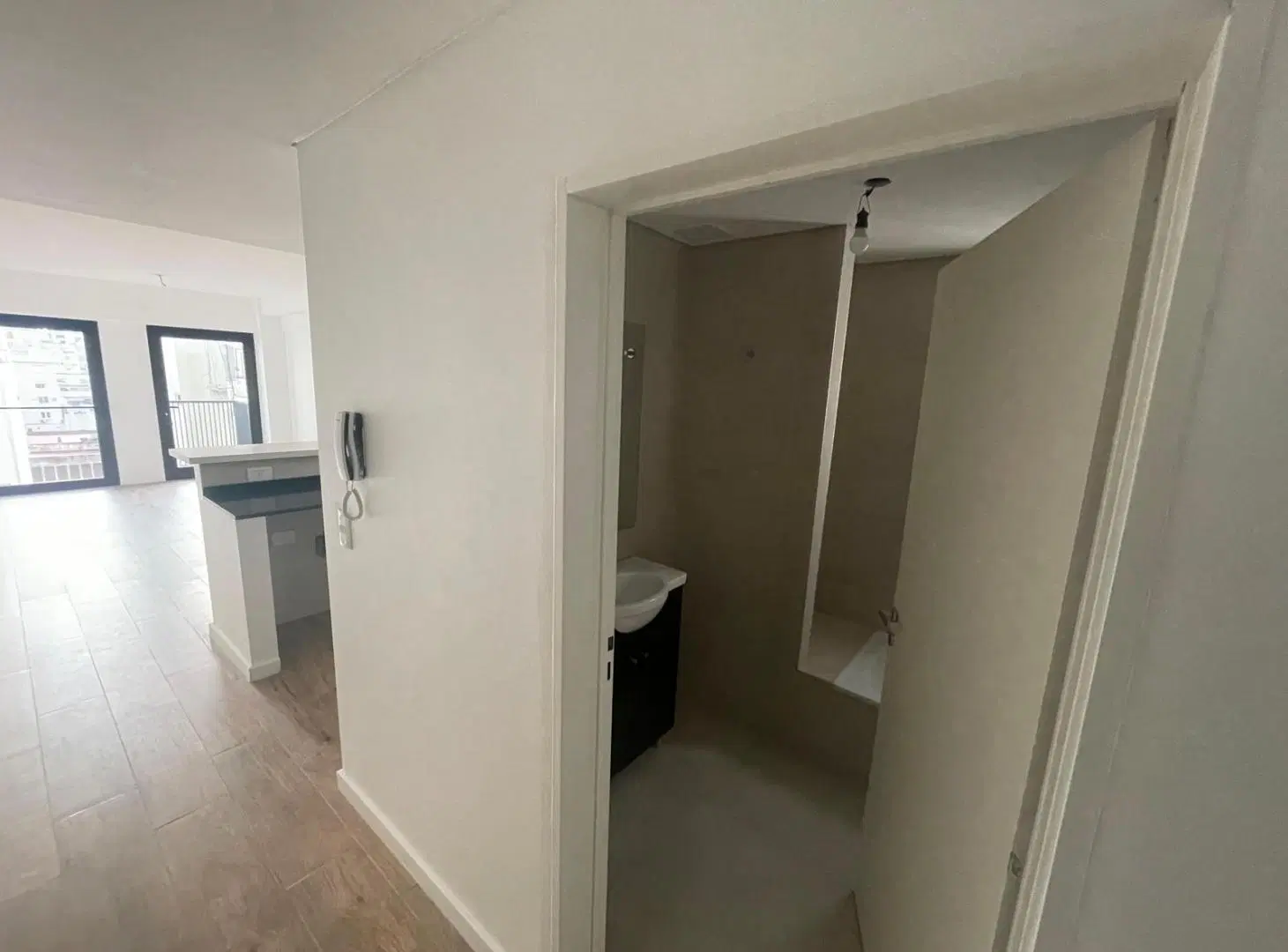 Depto. Monoambiente piso alto en Venta con Renta - Esmeralda Suites - Retiro - Plaza San Martin 1