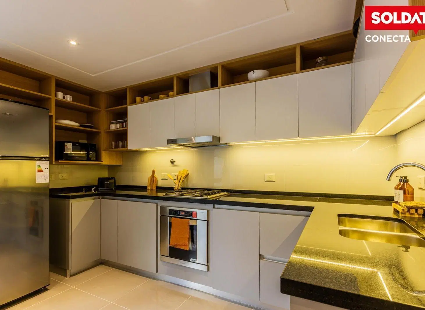 Departamento en  venta de 4 ambientes piso 7 frente con balcón y cochera cubierta en Caballito 5