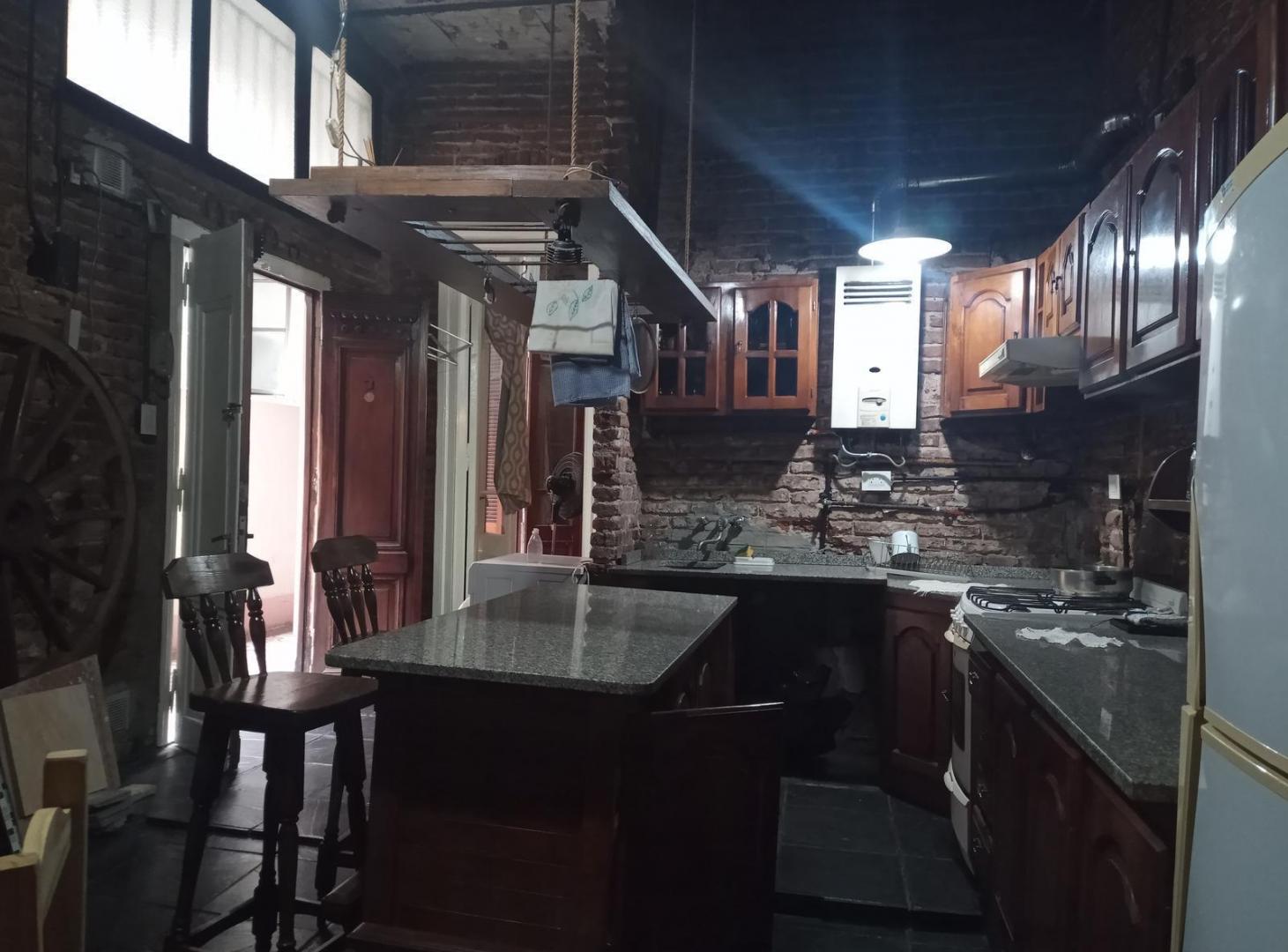 Foto de Venta Departamento amoblado en Av. Belgrano 1700. Barrio de Monserrat. Bajas expensas, imagen 3