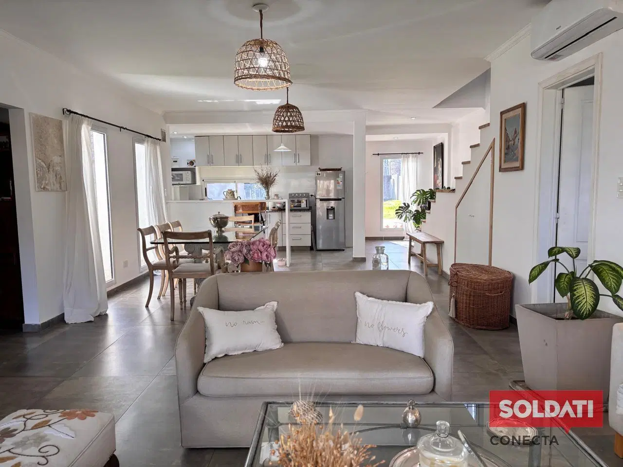 Venta casa Bella Vista, barrio con portón 5